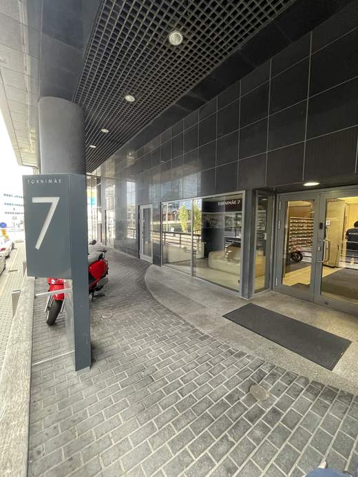 The tower's glass doors on Tornimäe street